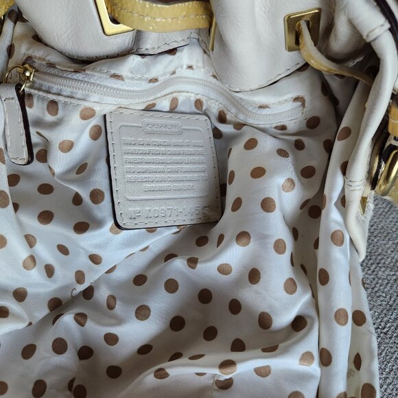 Coach Peyton Duffle Chalk w/ Chico's pink linen blouse - Picture 15 of 16